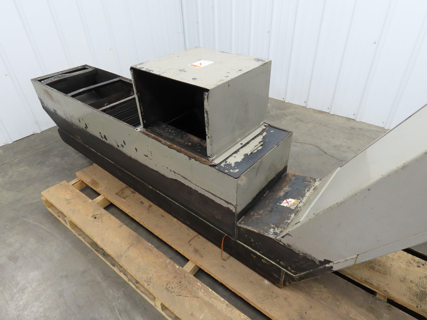 Enomoto CNC Chip Conveyor 16"x 67" Infeed 47-51" Discharge 220V 3PH