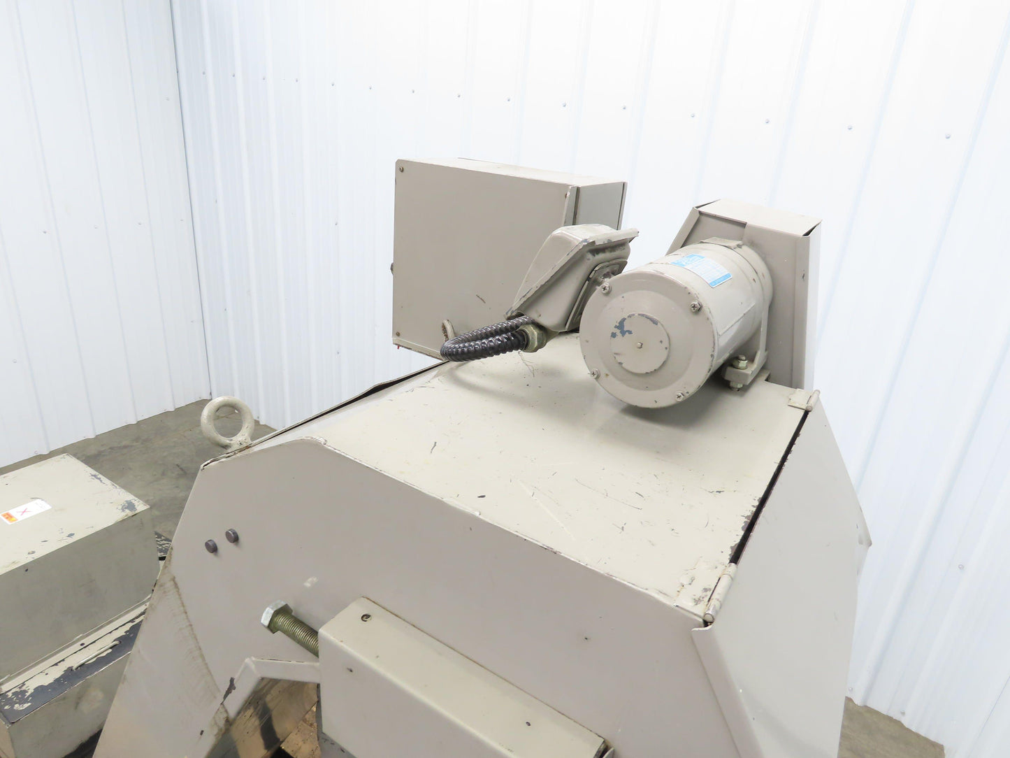Enomoto CNC Chip Conveyor 16"x 67" Infeed 47-51" Discharge 220V 3PH