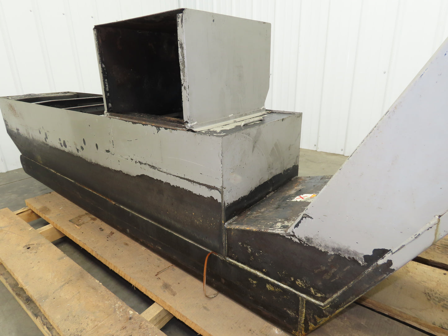 Enomoto CNC Chip Conveyor 16"x 67" Infeed 47-51" Discharge 220V 3PH