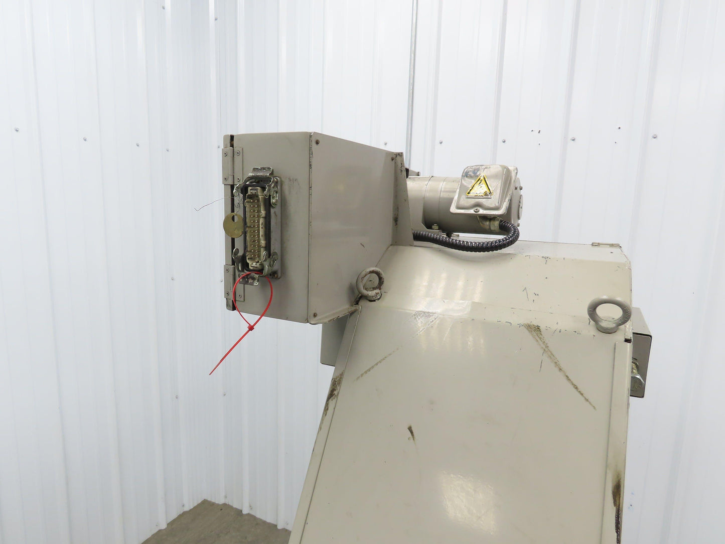 Enomoto CNC Chip Conveyor 16"x 67" Infeed 47-51" Discharge 220V 3PH