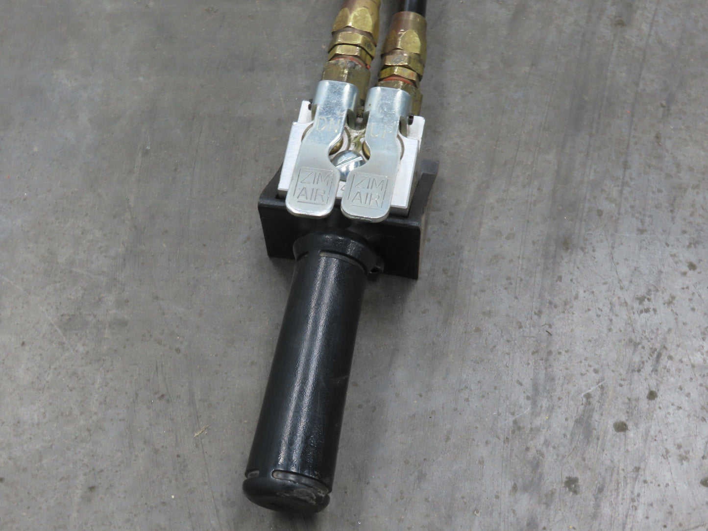 Ingersoll Zimmerman BA040060 Pneumatic Air Balancer 6' Travel 400Lb Swivel Mount