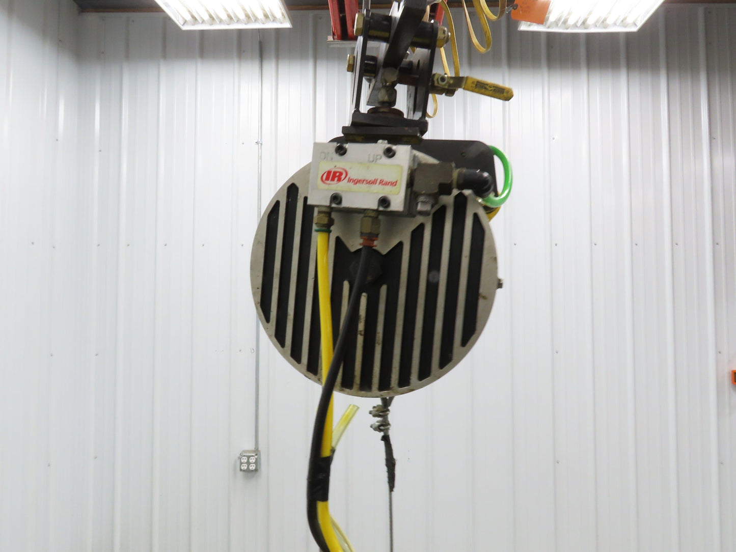 Ingersoll Zimmerman Z020A120 Pneumatic Air Balancer 6' Travel 400Lb Swivel Mount