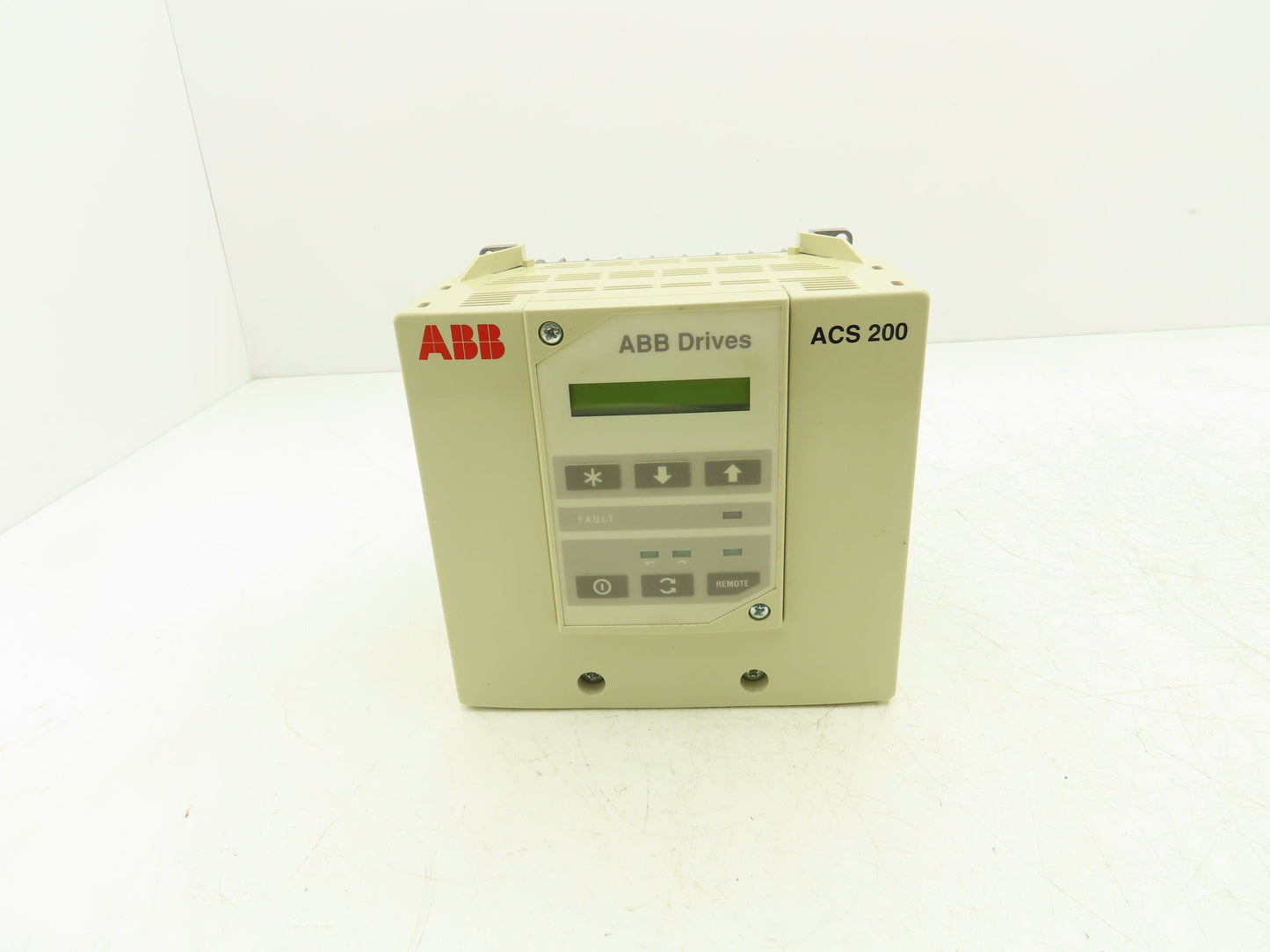 ABB ACS201-1P1-1-00-10 ACS 200 AC VFD Drive 3/4HP 240V 1PH Input