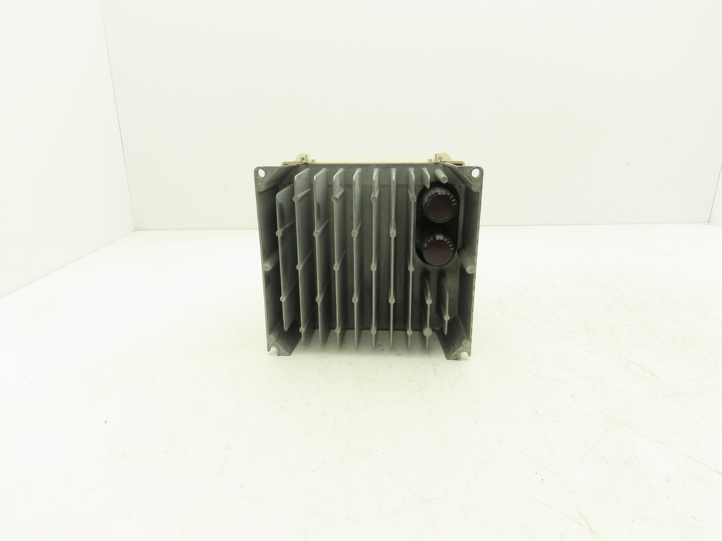 ABB ACS201-1P1-1-00-10 ACS 200 AC VFD Drive 3/4HP 240V 1PH Input