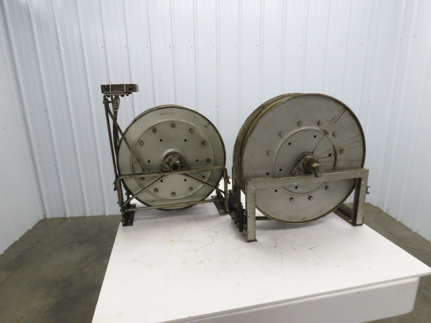 Hannay Reels 818-23-24-B-VR Retractable Industrial Water Hose Reel 1/2" Lot Of 2