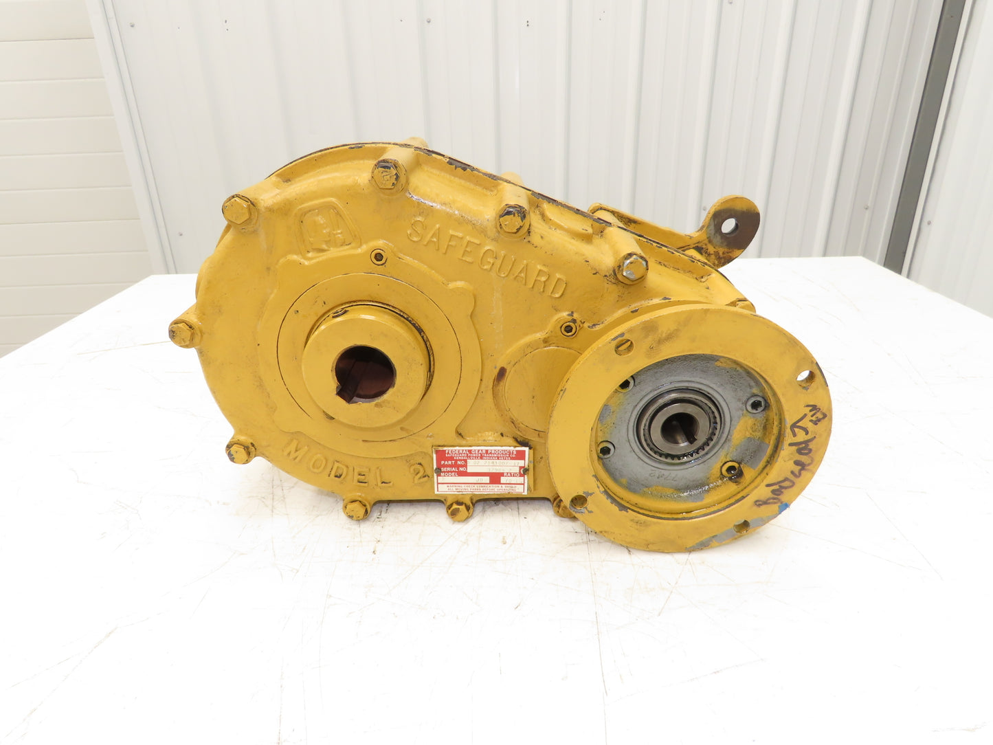 Safeguard Federal Gear Shaft Mount Reducer 70:1 Gearbox 145T -Bad Seal-