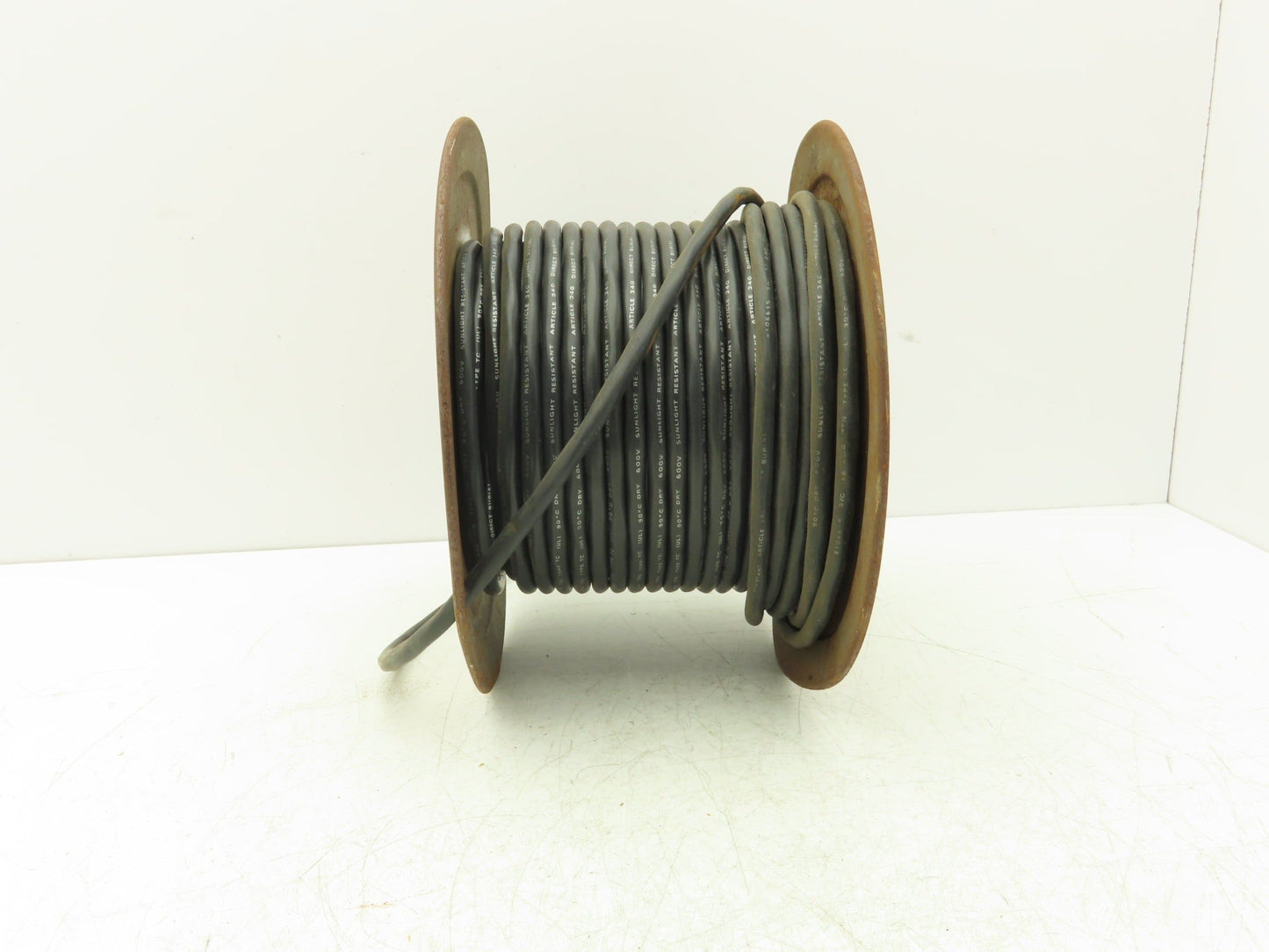 E106615 Sunlight Resistant Wire Spool 16AWG 4 Conductor 205' Black Direct Burial