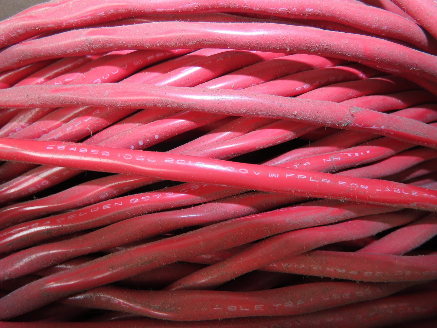Belden 9572 002 Wire Spool 16AWG 2 Conductor 400' PVC Cable