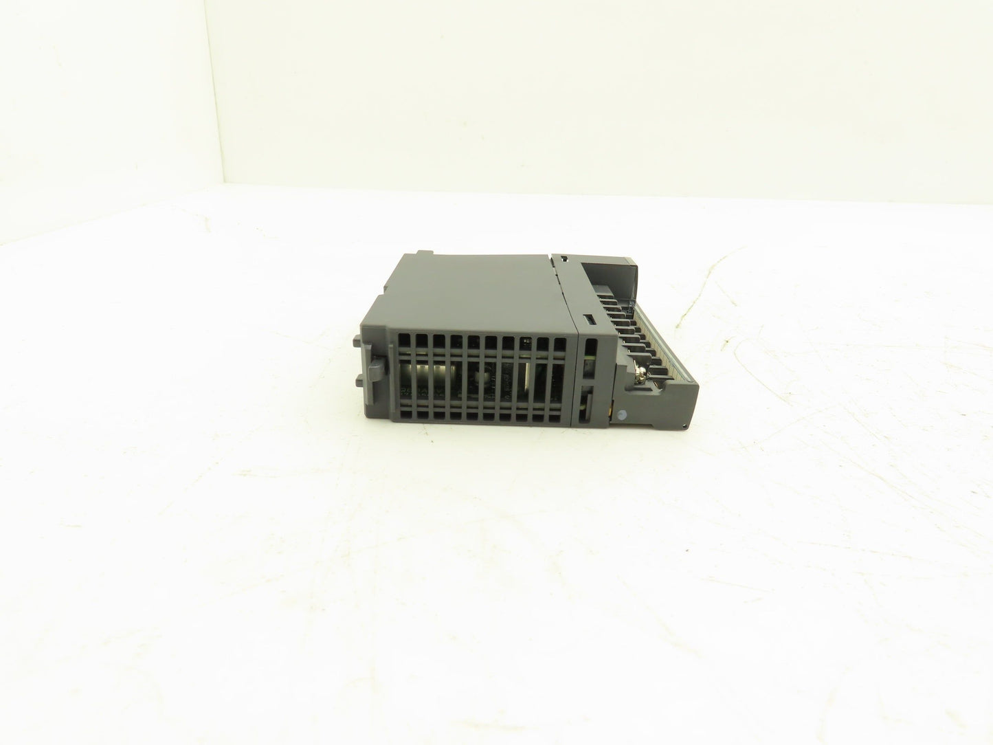 Mitsubishi Q68ADV Melsec-Q A/D Converter Unit -10~10V 15VDC 30mA 5VDC 0.64A