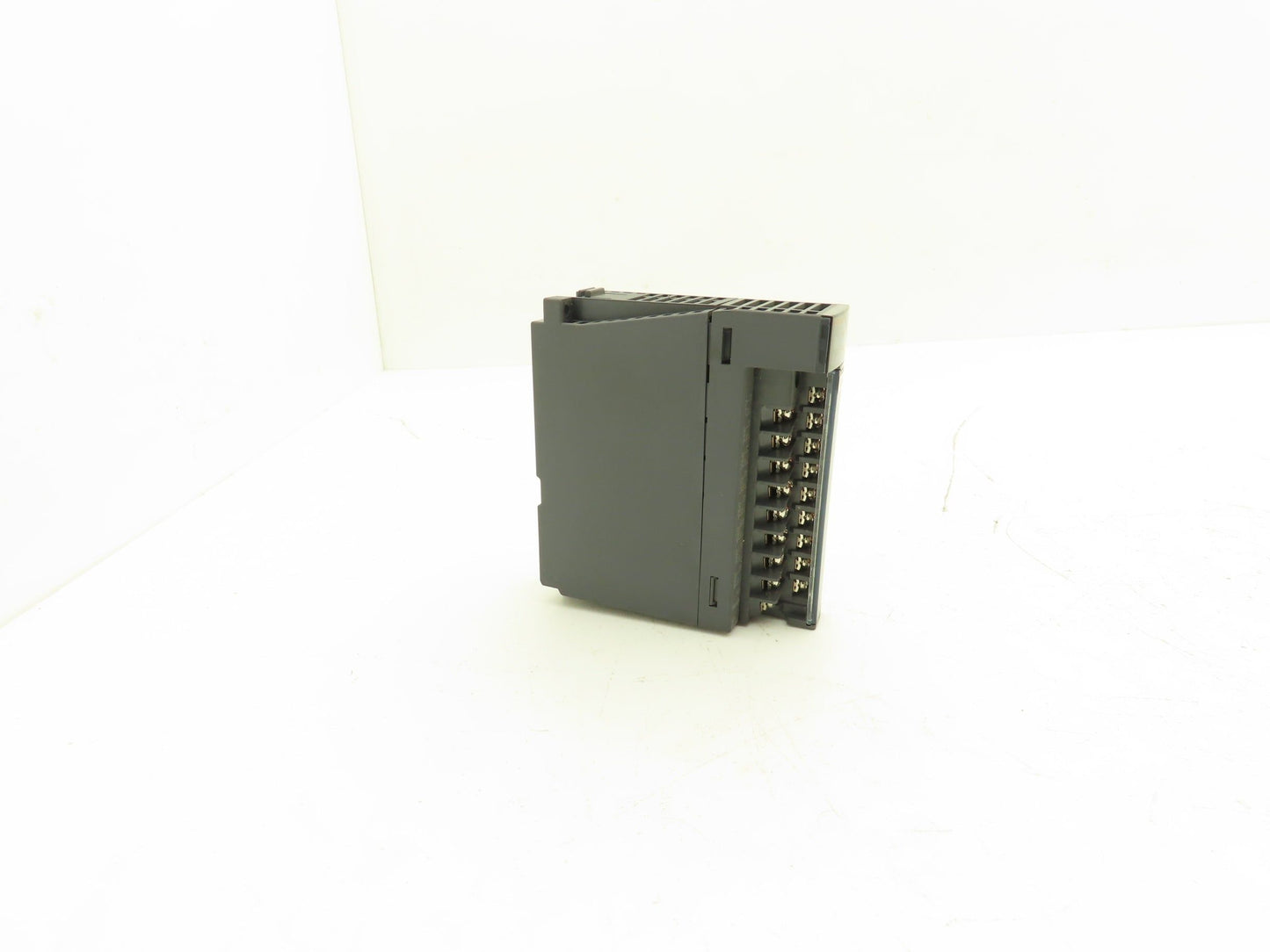 Mitsubishi Q68ADV Melsec-Q A/D Converter Unit -10~10V 15VDC 30mA 5VDC 0.64A