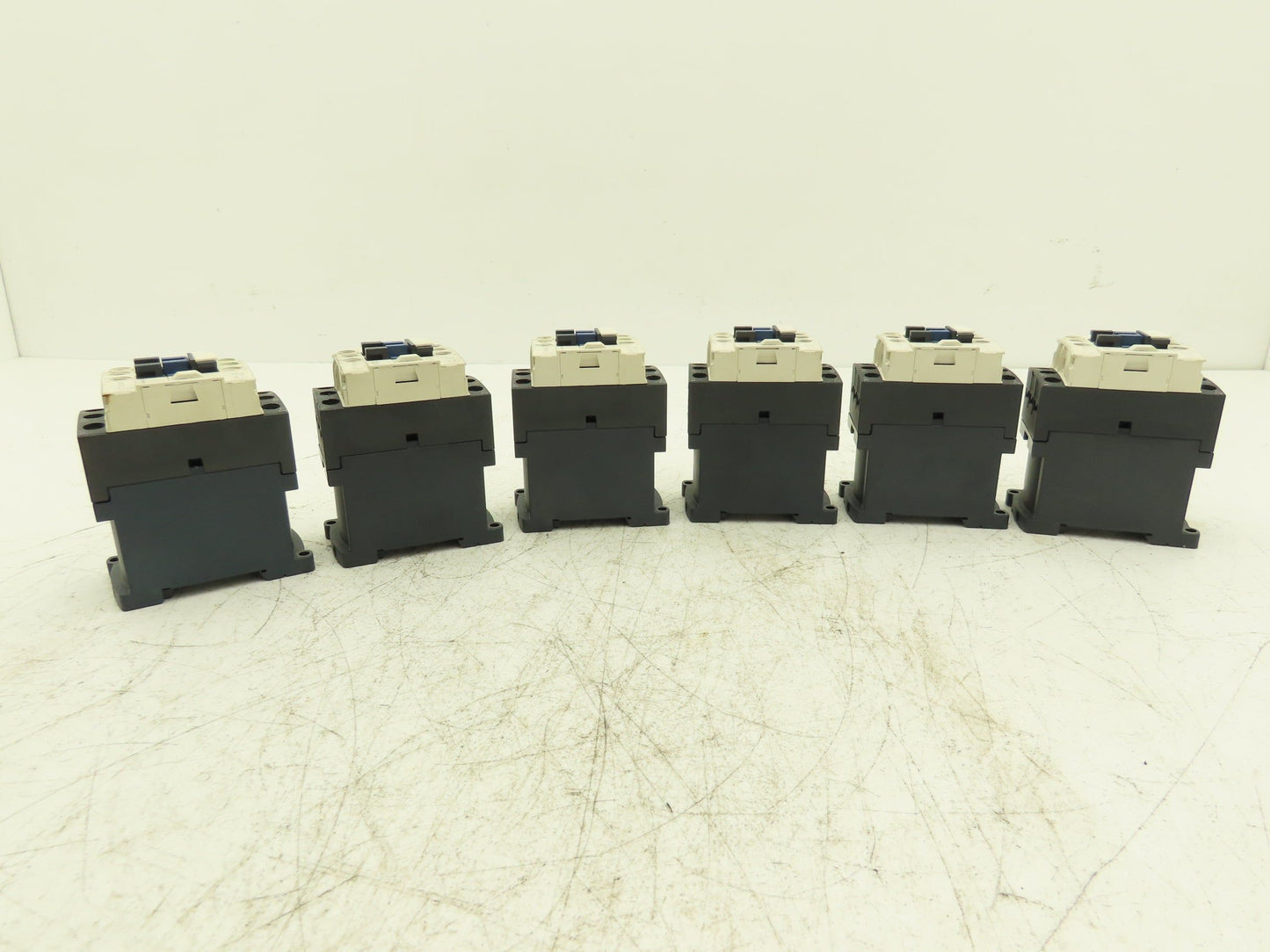 Telemecanique LC1D186 Contactor Motor Starter 32A 690V 15Hp Coil 24VDC Lot of 6