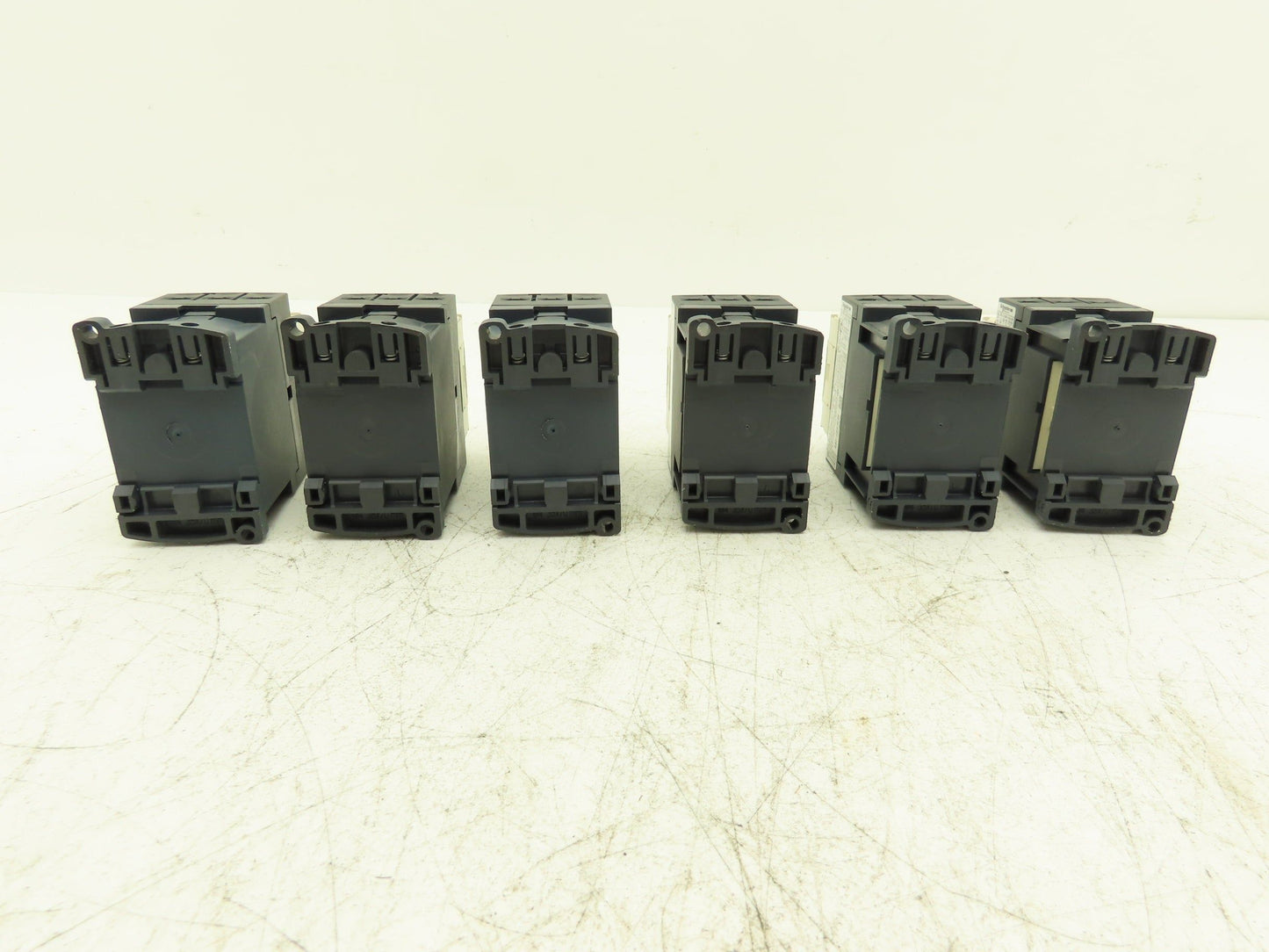 Telemecanique LC1D186 Contactor Motor Starter 32A 690V 15Hp Coil 24VDC Lot of 6