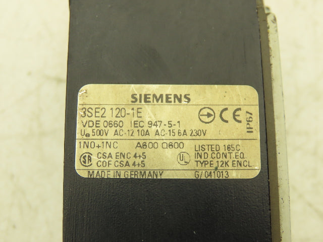 Siemens 3SE2 120-1E Limit Switch Top Plunger Spring Return