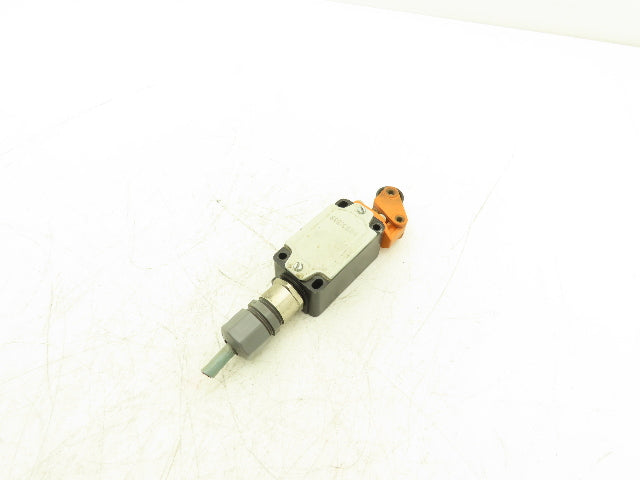 Siemens 3SE2 120-1E Limit Switch Top Plunger Spring Return