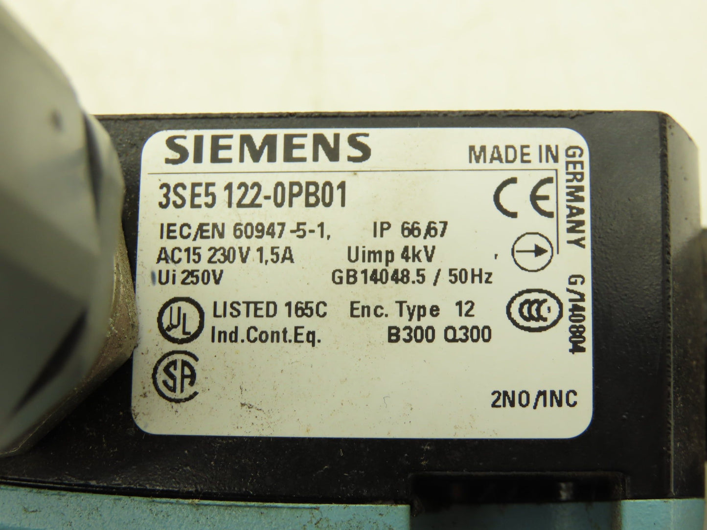 Siemens 3SE5 122-0PB01 Limit Switch With Adjustable Arm & Spring Return