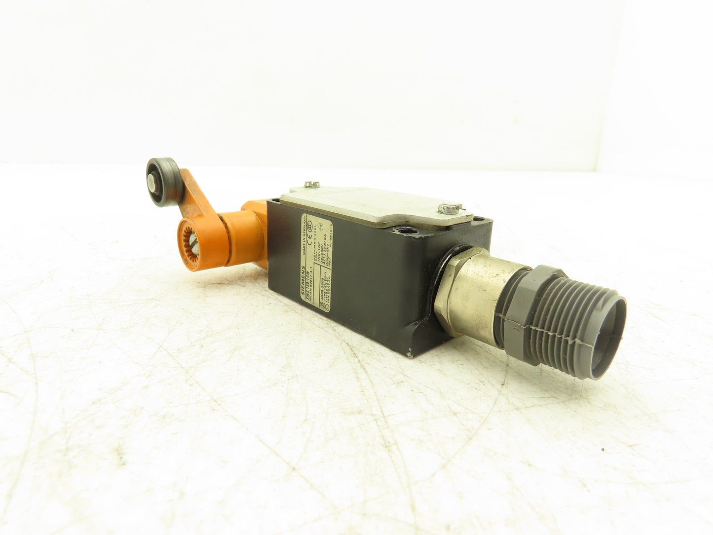 Siemens 3SE2 120-1GW Limit Switch Top Arm Roller & Spring Return