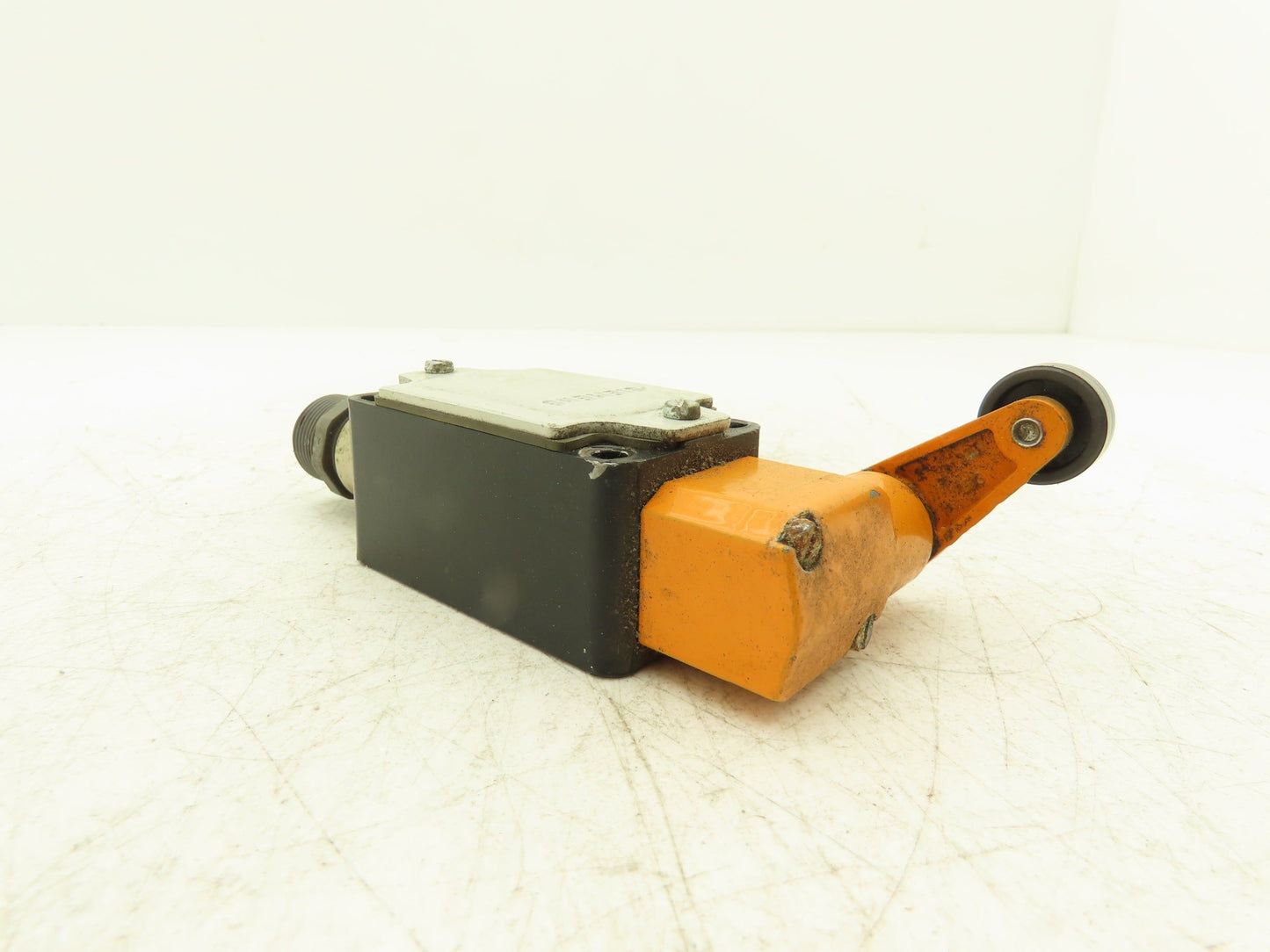 Siemens 3SE2 120-1GW Limit Switch Top Arm Roller & Spring Return