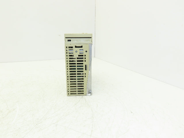 Yaskawa SGDM-01ADA ServoPack Servo Drive 1Ph 230V In 0.1kW 230V 0.91A 3Ph Out