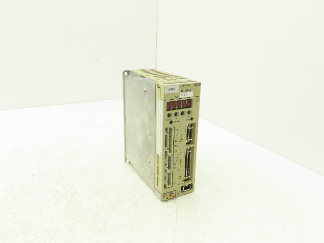Yaskawa SGDM-01ADA ServoPack Servo Drive 1Ph 230V In 0.1kW 230V 0.91A 3Ph Out