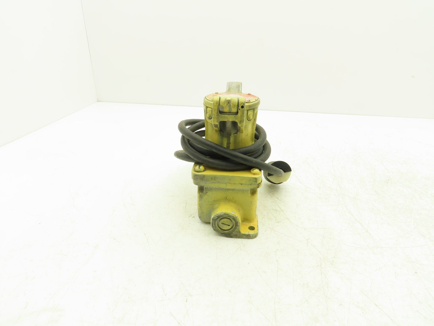 StrateLine ERHC-21542 Female Receptacle 20A 3W 4P 240VAC Explosion Proof