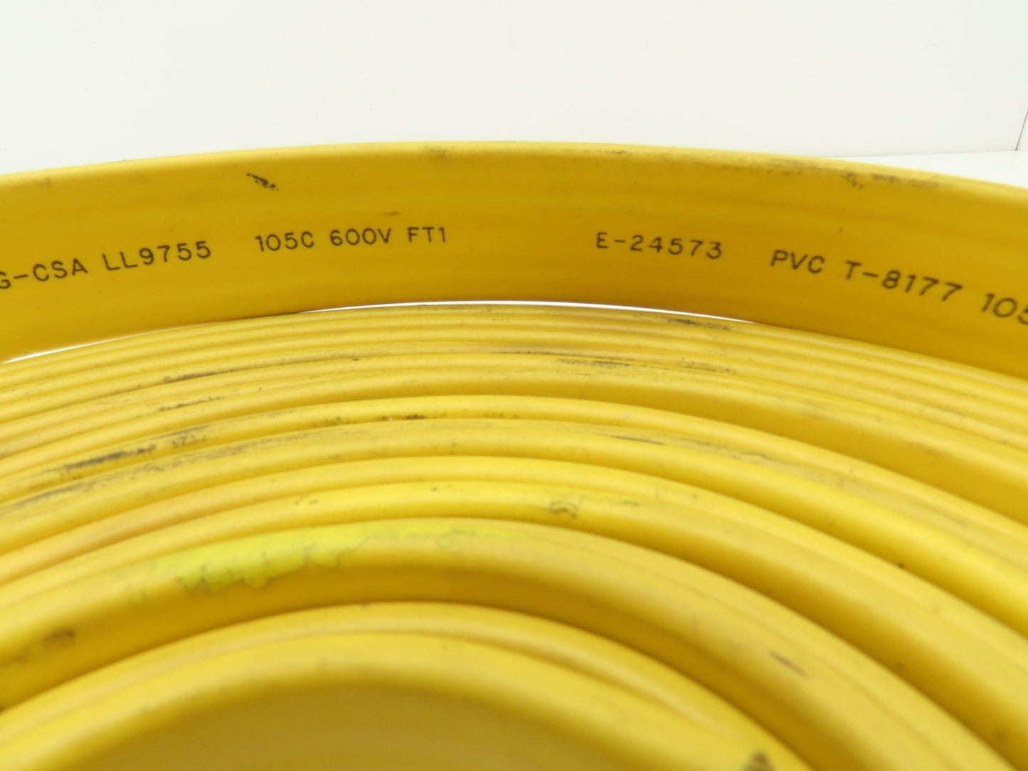 Festoon Cable Outdoor E-24573 Multi-Conductor Flat Cable 8 Wire 14AWG 600V 27'