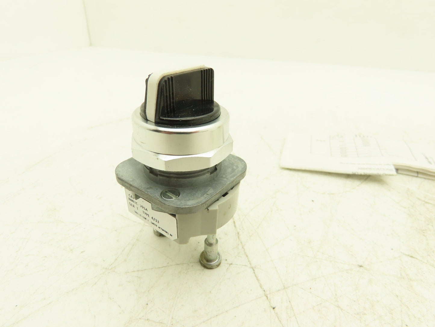 Allen Bradley 800TC-J91A Pushbutton Switch 3-Position Spring Return Both *READ*