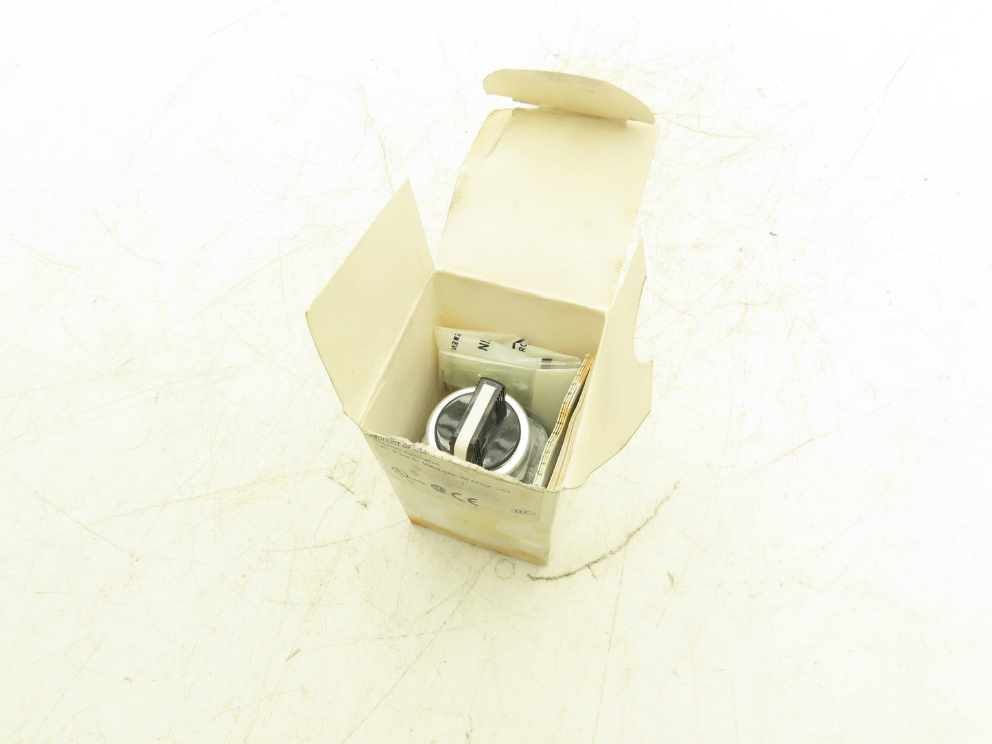 Allen Bradley 800TC-J91A Pushbutton Switch 3-Position Spring Return Both *READ*
