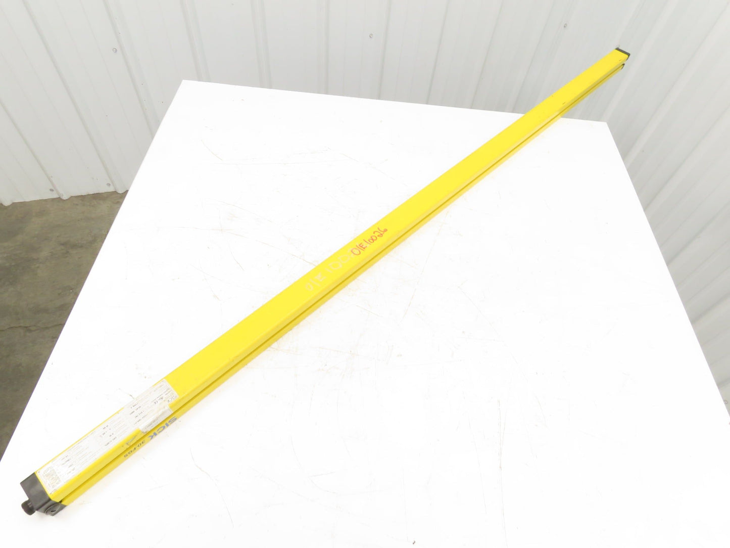 Sick FGSS1800-211 Light Curtain 1800mm Emitter Transmitter 24V