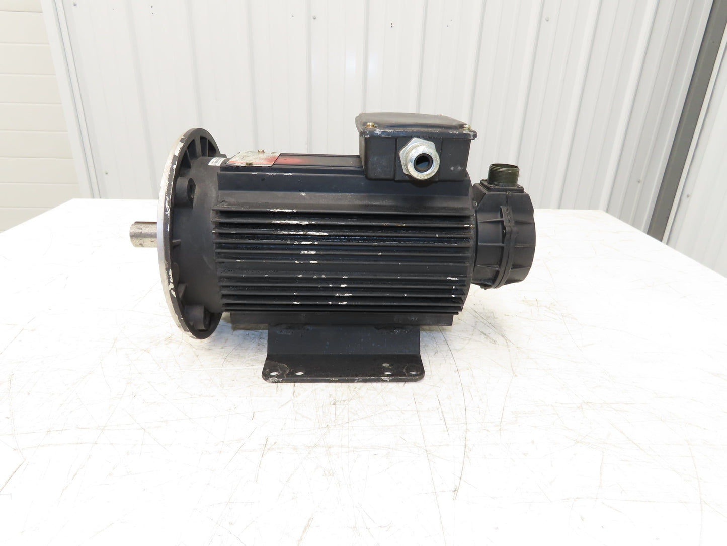 Reliance B18H1070P-ZZ AC Servo Motor Brushless Control 3Hp 2000 RPM 180C Frame