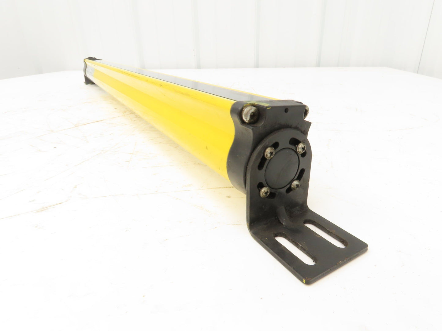 Allen Bradley 440L T4K0640YD Safety Light Curtain Transmitter 640mm 20ms