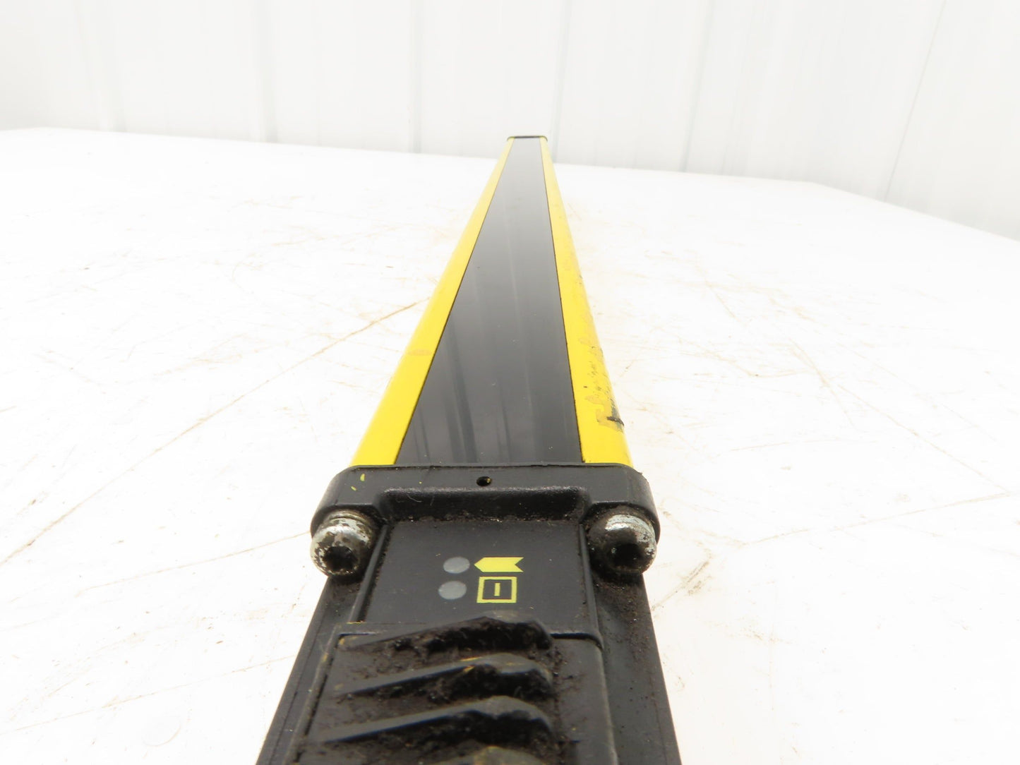 Allen Bradley 440L T4K0640YD Safety Light Curtain Transmitter 640mm 20ms