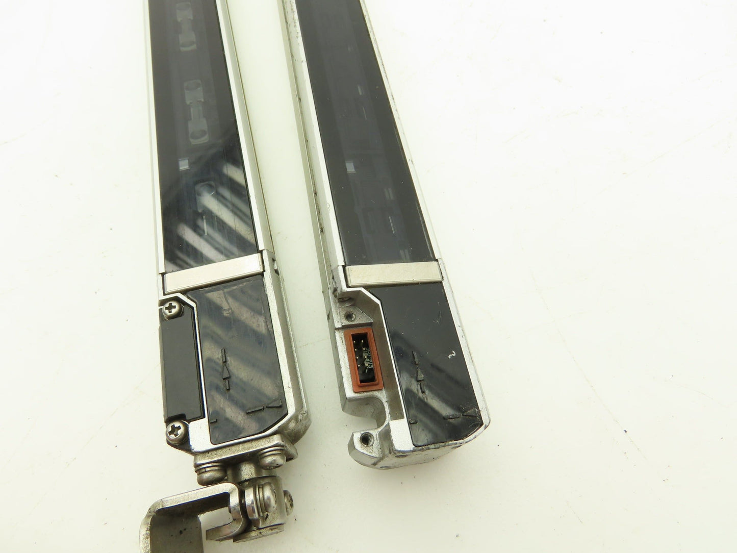 Keyence SL-C36H-R | SL-C36H-T Light Curtain Transmitter Receiver Set 700mm 24VDC