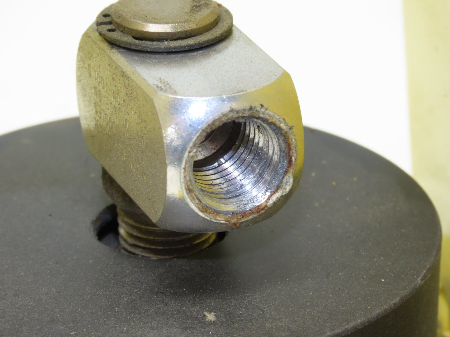 Single Rail Swivel Suspension Kit for Large balancer Yellow
