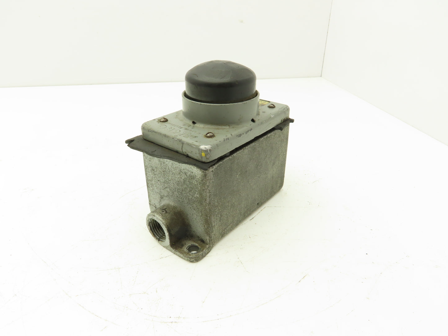 Micro Switch 2PH1 Momentary Push Button Palm Switch 600VAC