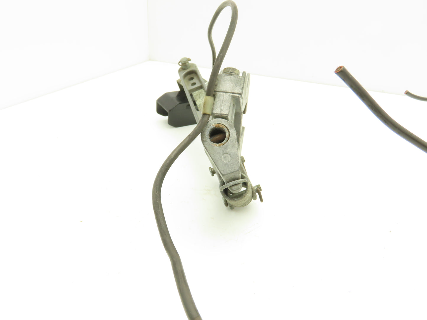 Duct-O-Wire Crane Hoist Single Shoe Current Collector Arm 40A 600V Lot of 5