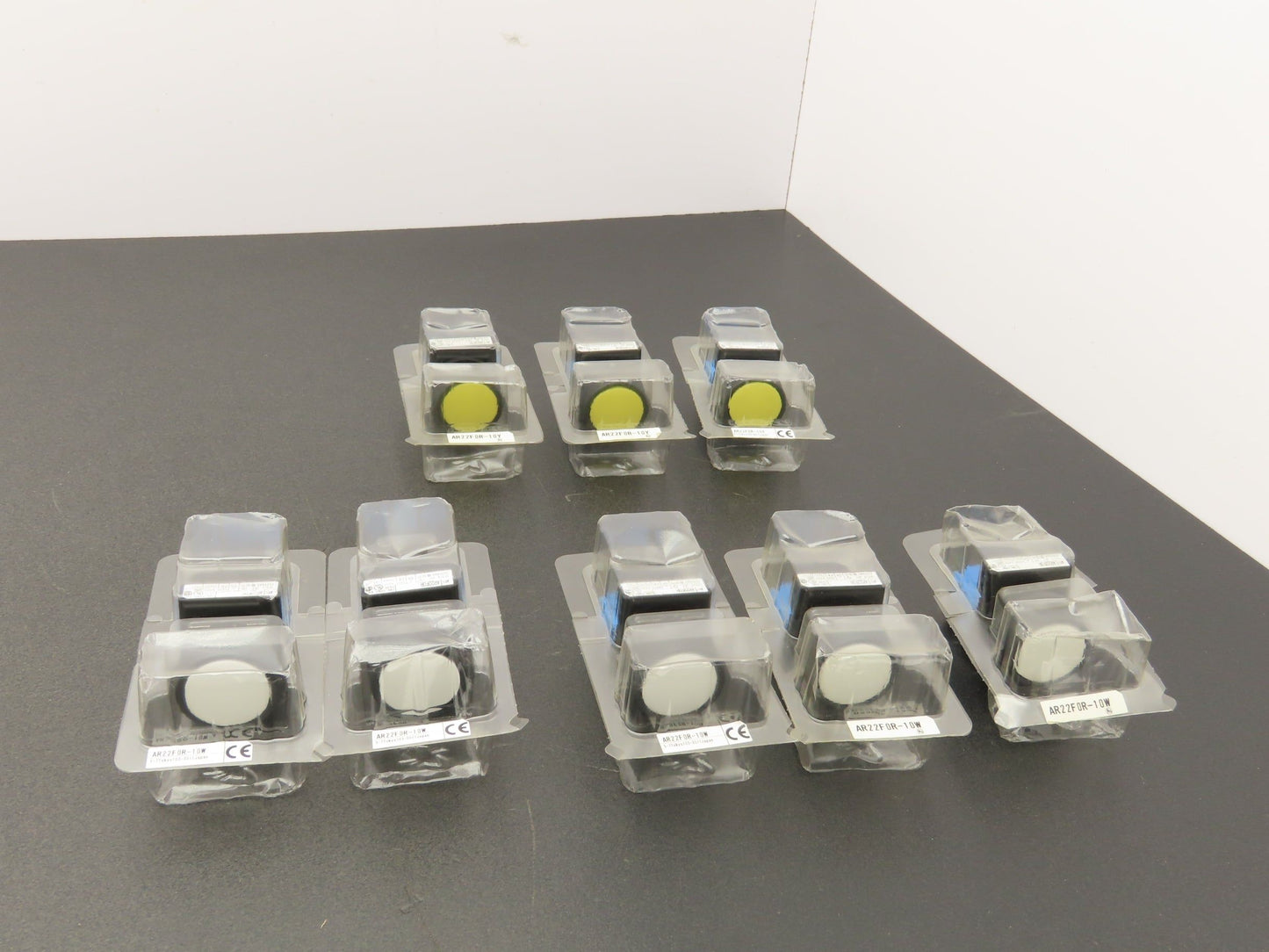 Fuji Electric Pushbutton White Yellow Momentary 22mm 250V 6A Lot of 8