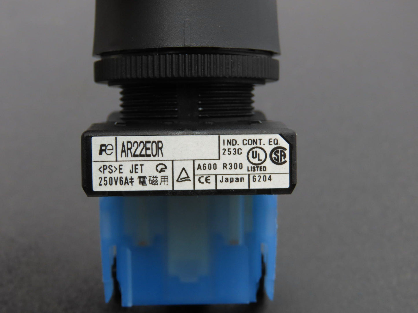 Fuji Electric Pushbutton White Momentary 22mm 250V 6A Lot of 6