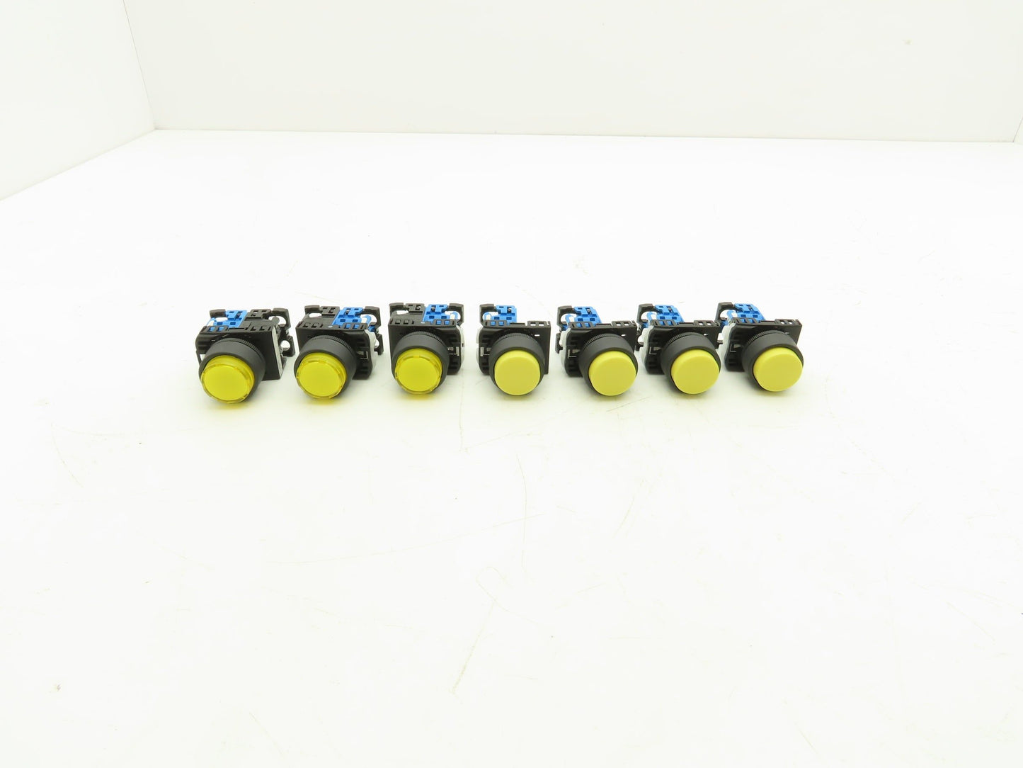 Fuji Electric Pushbutton Yellow Momentary 22mm 250V 6A Lot of 7