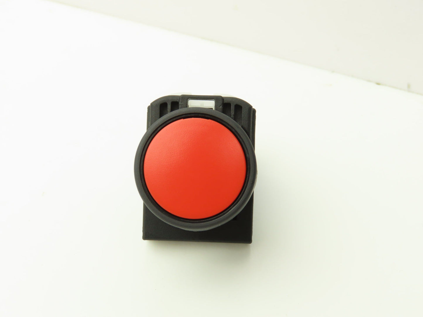 Fuji Electric AR22F0R-10R Pushbutton Red Momentary 22mm 250V 6A Lot of 5