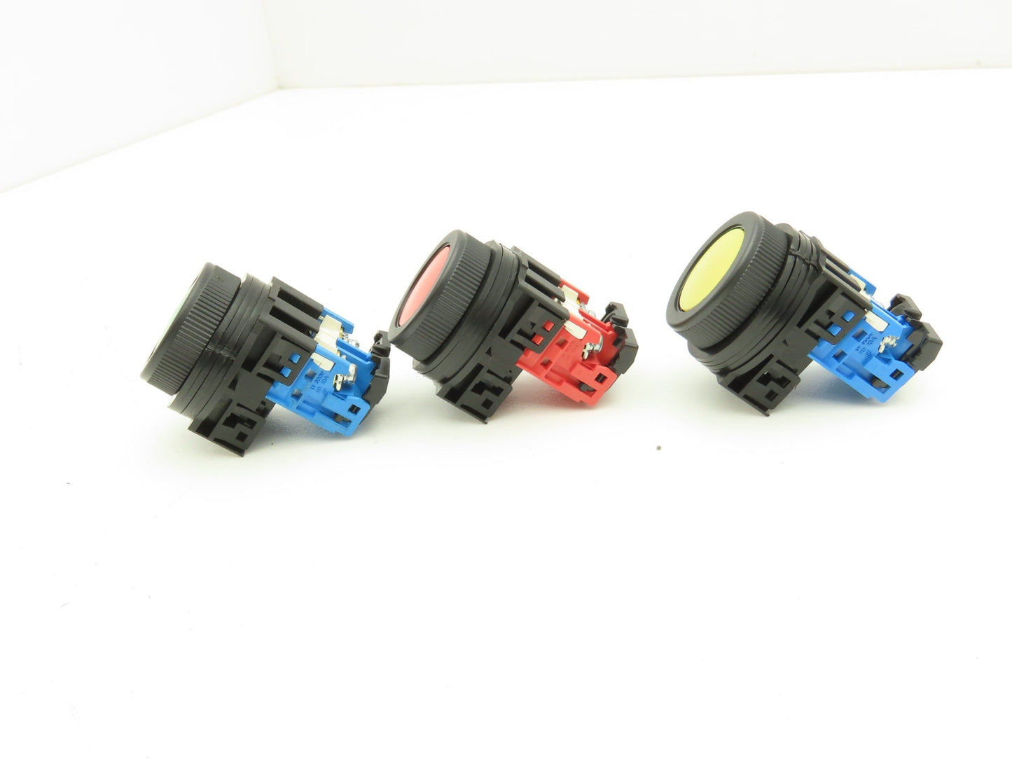 Fuji Electric Pushbutton Switch Red Yellow Green Momentary 30mm 250V 6A Lot of 6