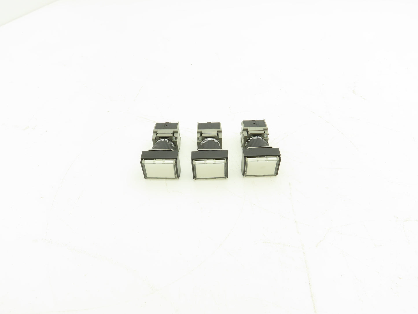 Fuji Electric Illuminated Pushbutton Switch White Momentary 15mm 250V Lot of 3