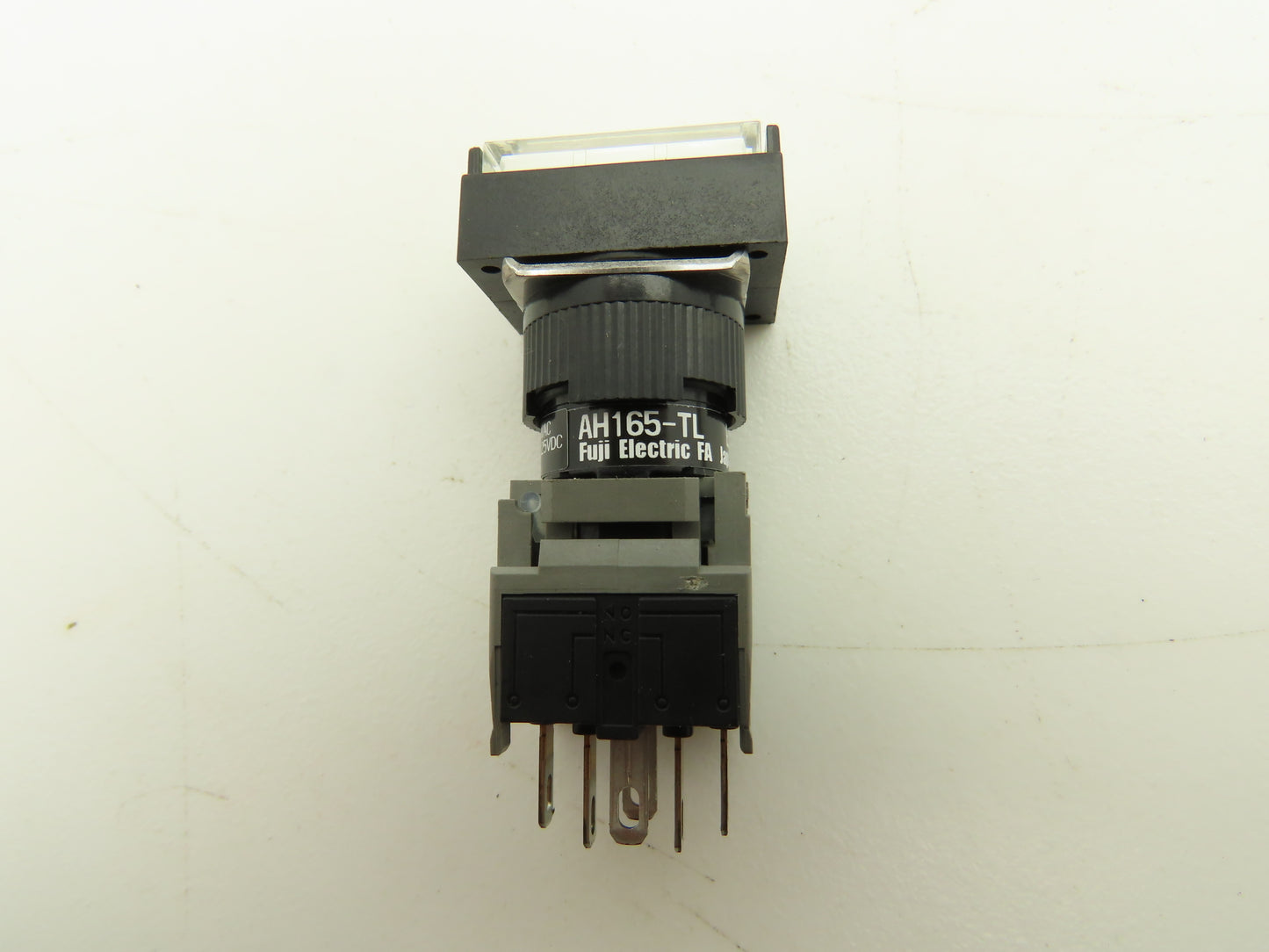 Fuji Electric Illuminated Pushbutton Switch White Momentary 15mm 250V Lot of 3