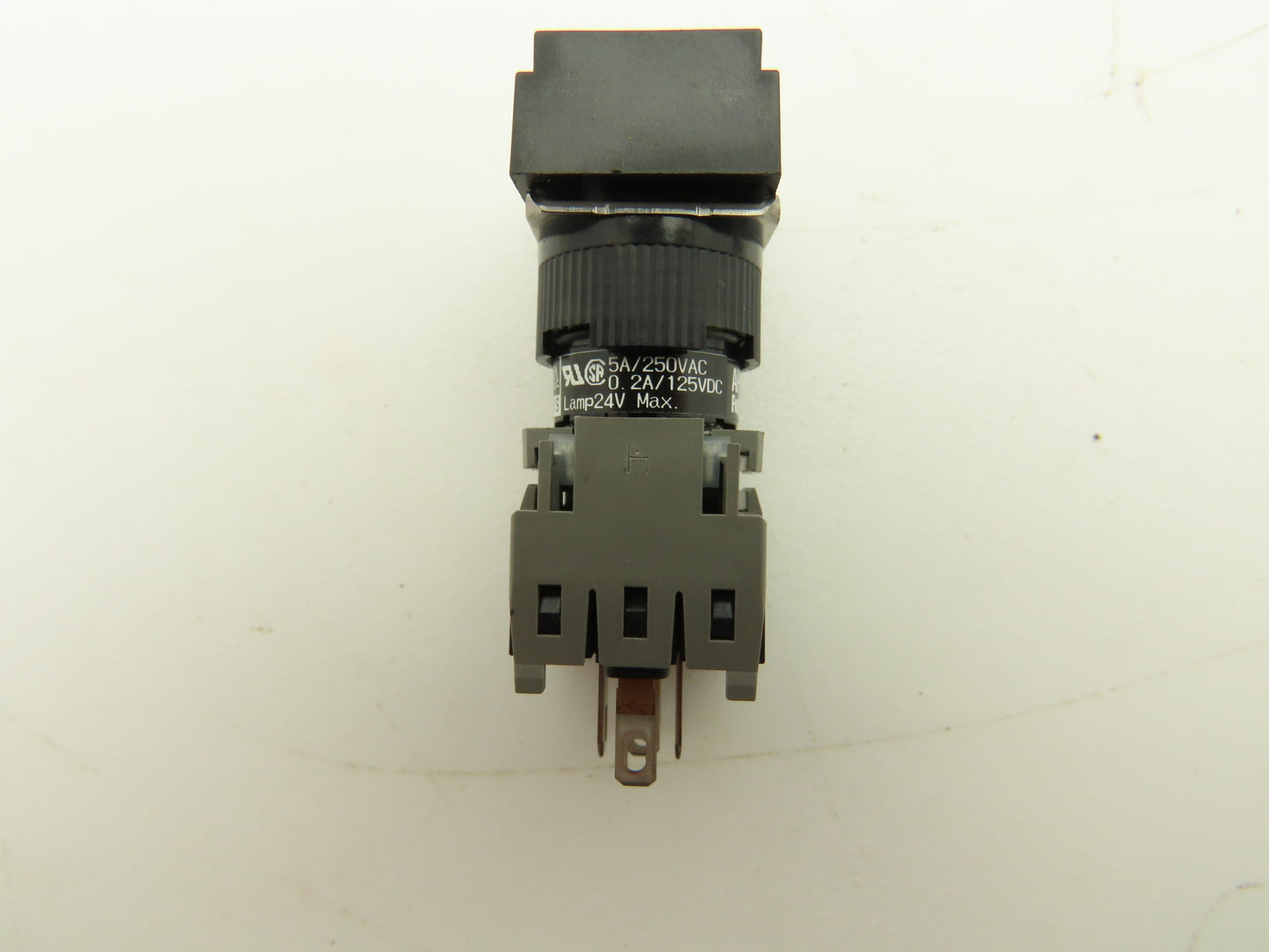 Fuji Electric Illuminated Pushbutton Switch White Momentary 15mm 250V Lot of 3
