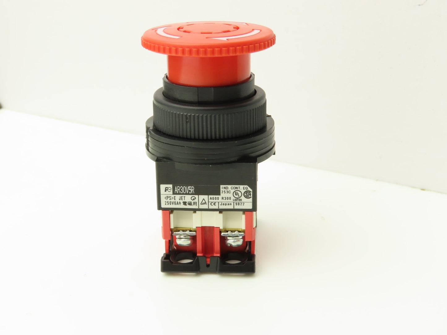 Fuji Electric AR30V5R-02R Red E-stop Pushbutton Twist 30mm 250V 6A Lot of 3