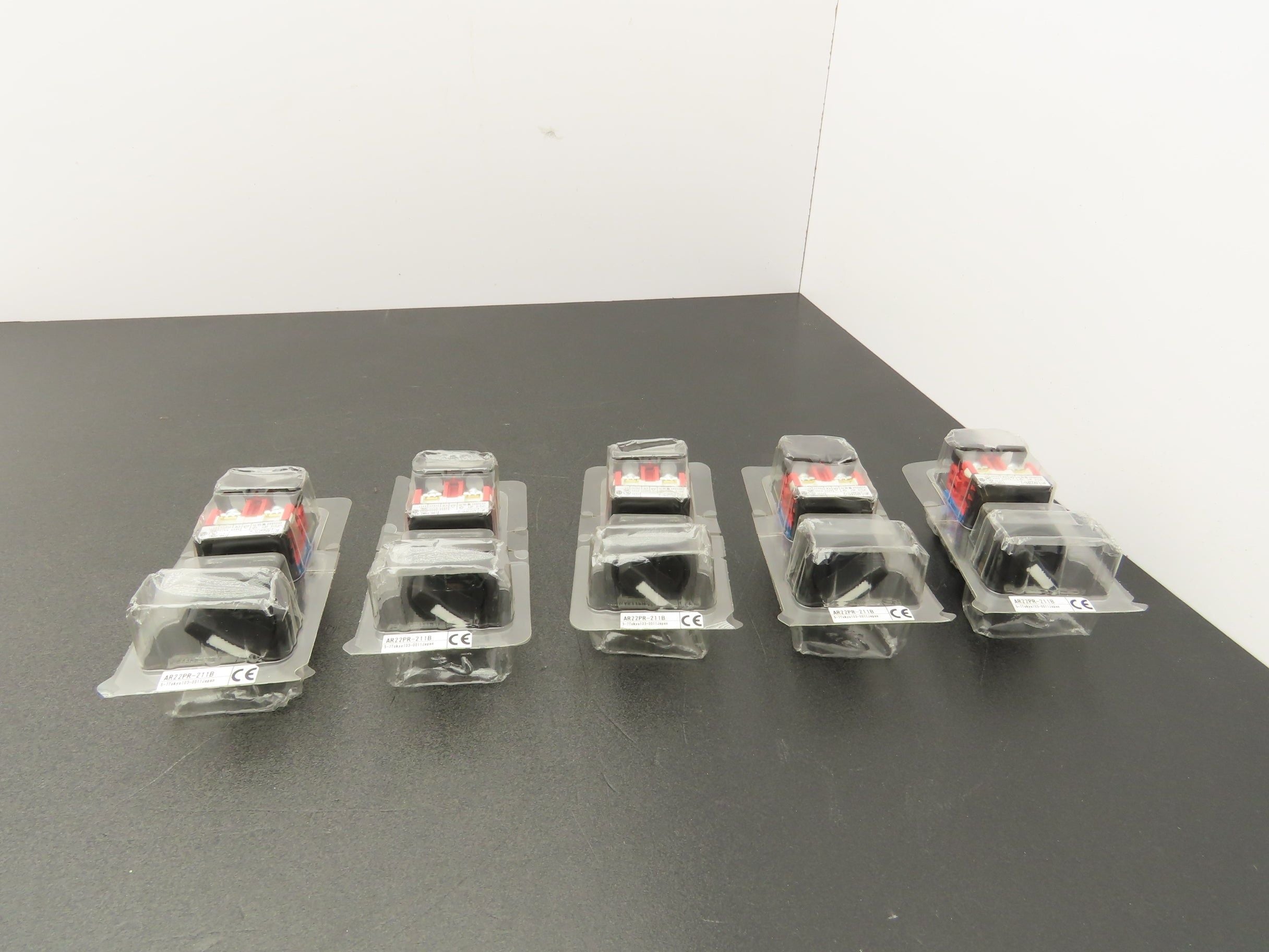 Fuji Electric Selector Switch 2Position Maintained 22mm 250V 6A Lot o