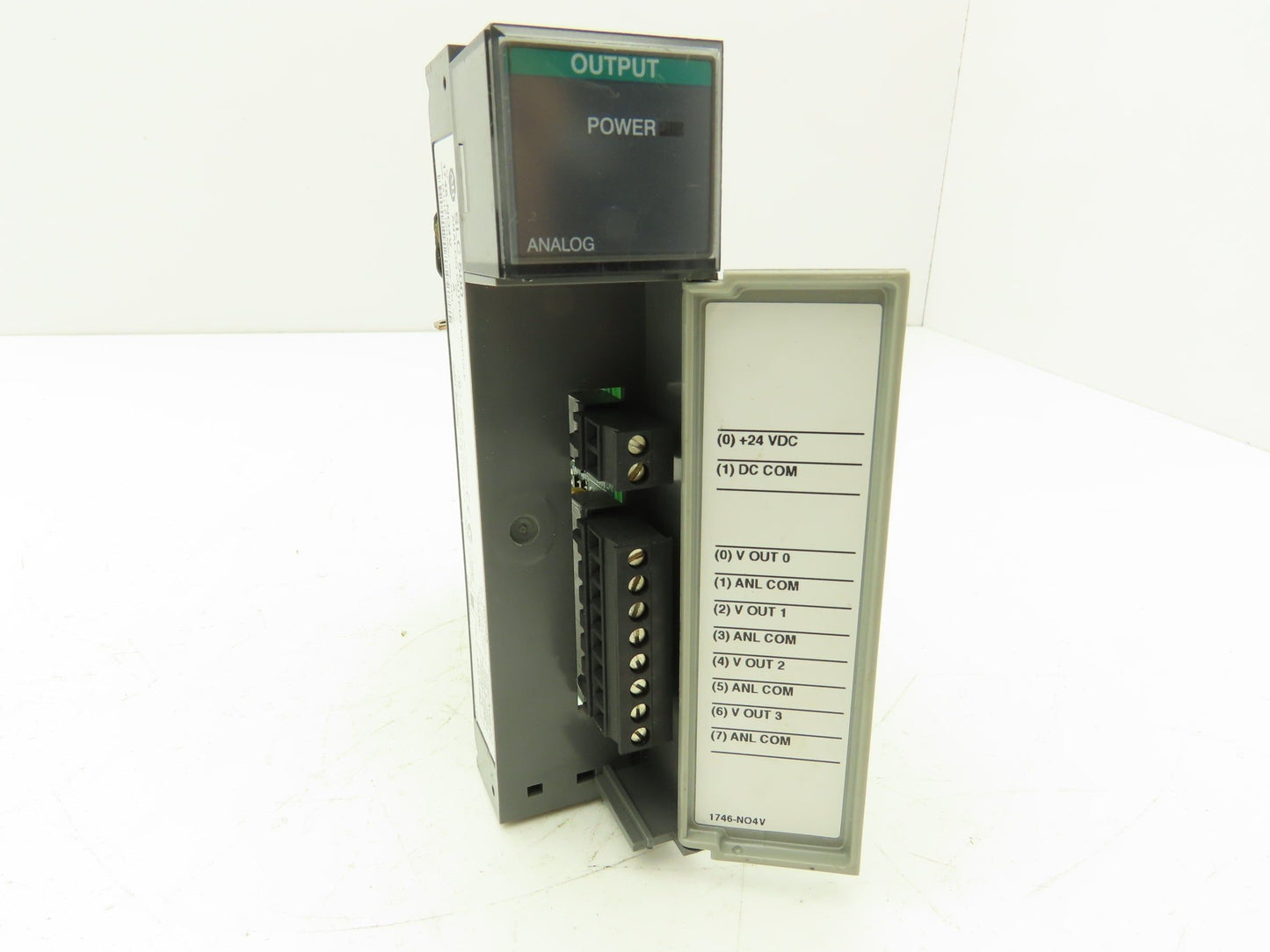 Allen Bradley 1746-NO4V SLC 500 Analog Voltage Output Module Series A