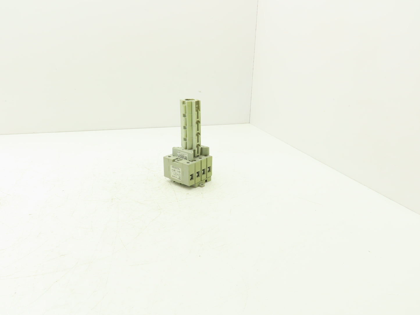 Sprecher+Schuh LA7-63-1753 Motor Disconnect Switch Through Door 25Hp 600v 3ph