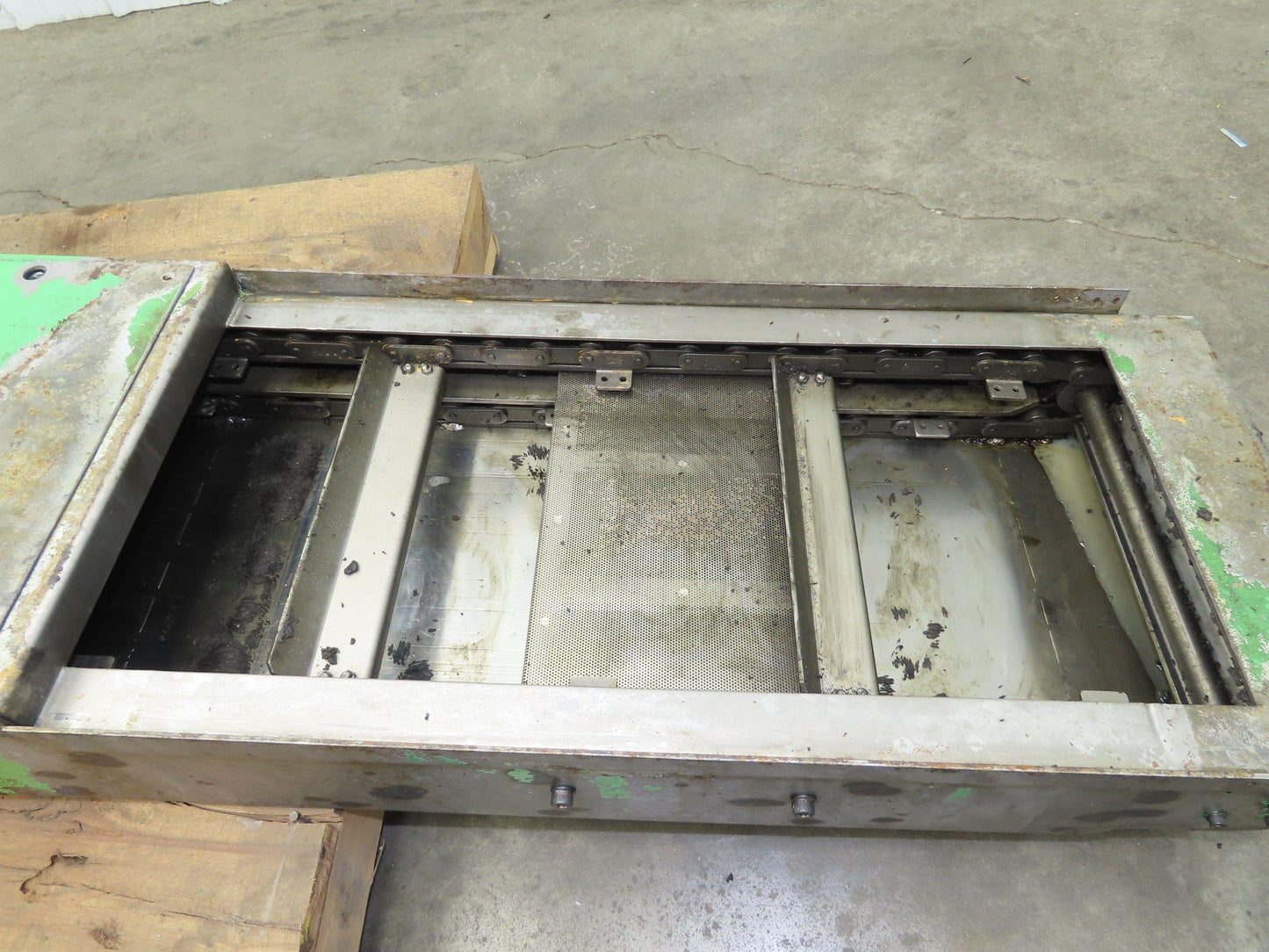 Tanaka Magnetic Chip Conveyor Scraper Chain w/Coolant Filter 14"W 112"L 220V 3PH