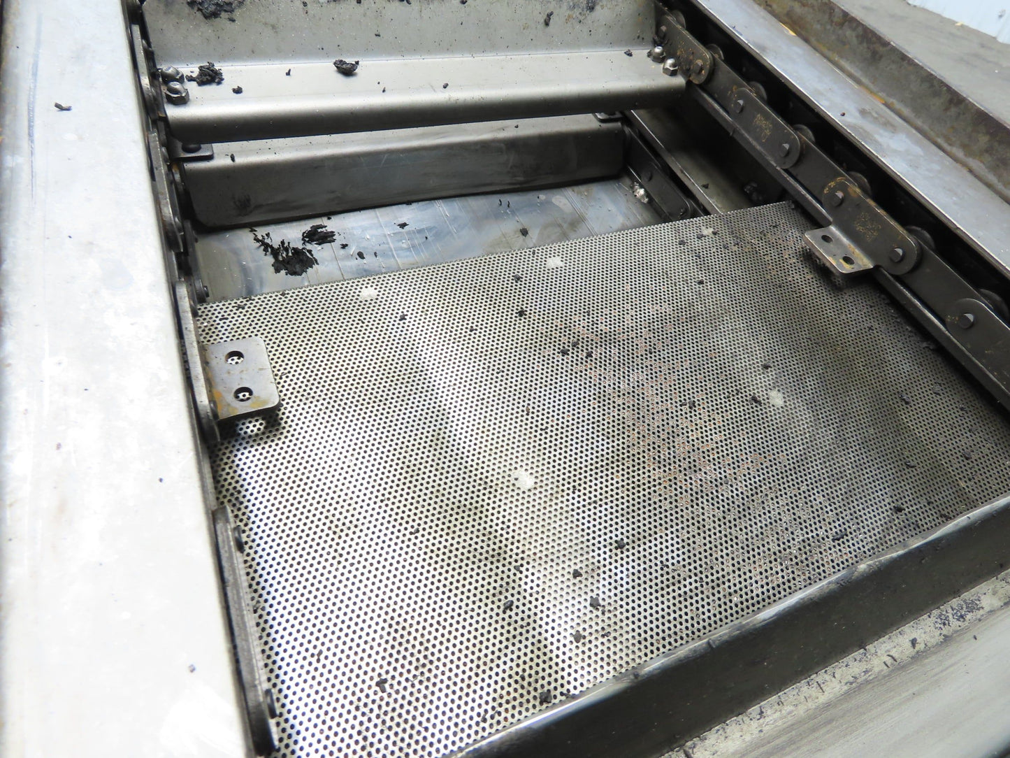 Tanaka Magnetic Chip Conveyor Scraper Chain w/Coolant Filter 14"W 112"L 220V 3PH