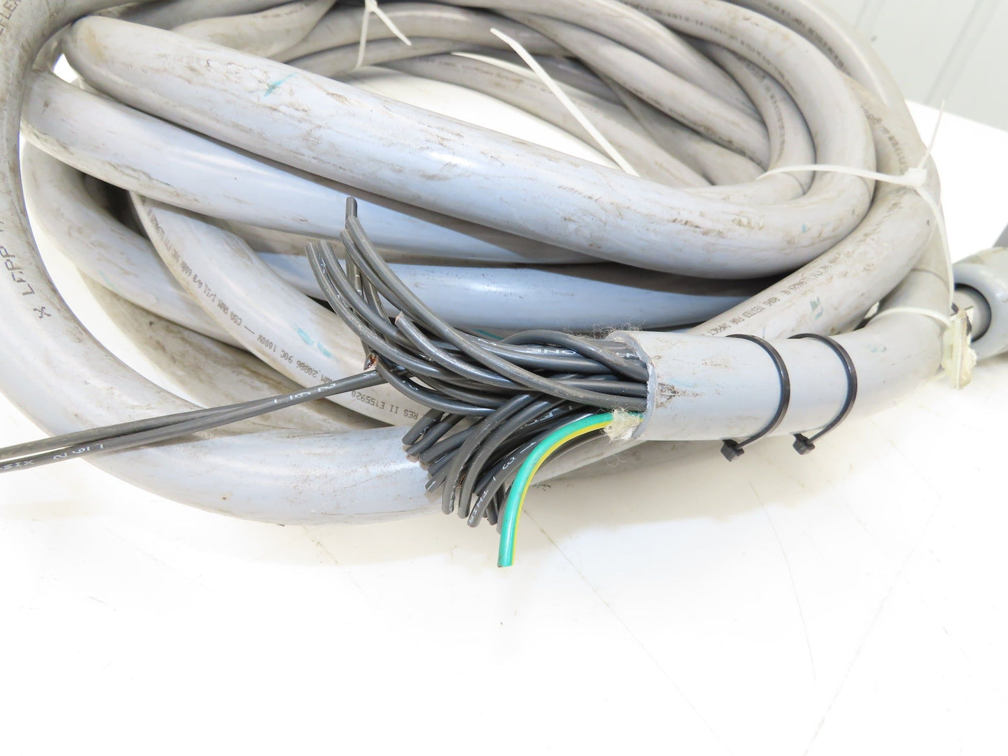 Lapp ILME 601634 Multi-Conductor 16AWG 34 Conductor 45' Cable 600V W/32 Pin Plug